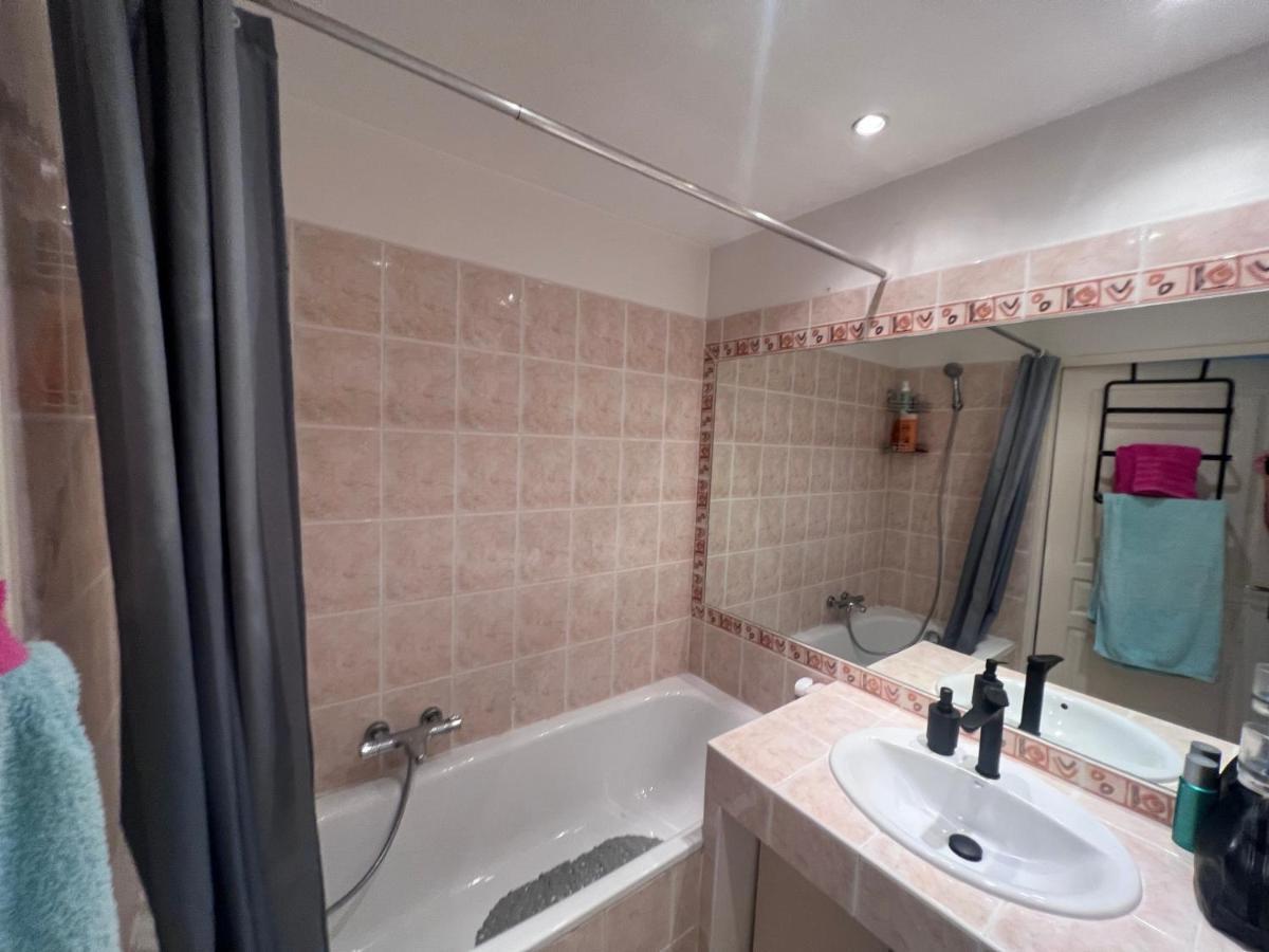 Appartement T2 Avec Jardin Prive, Piscine Et Barbecue Lorgues Exterior photo